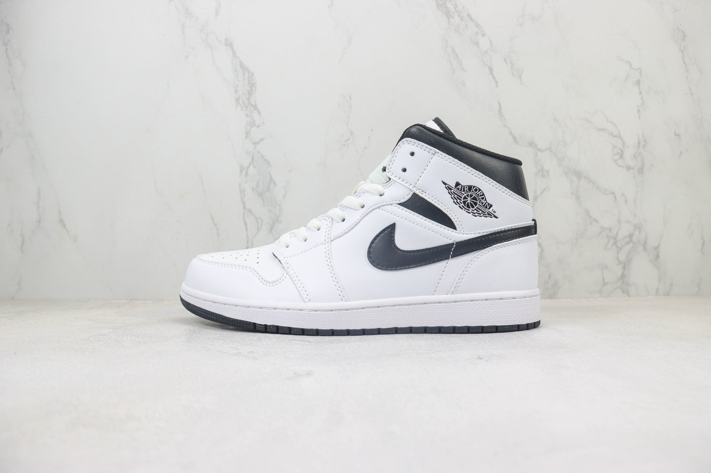 Air Jordan 1 Mid White/Black