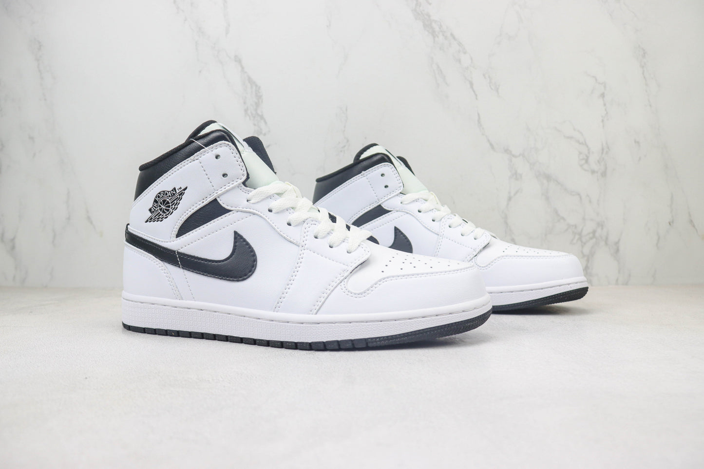Air Jordan 1 Mid White/Black