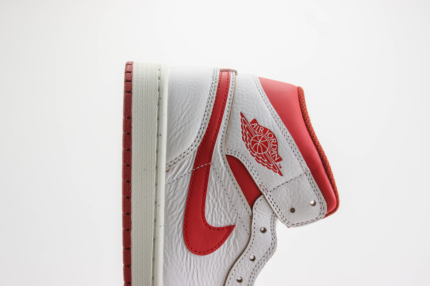 Air Jordan 1 Mid White Dune Red