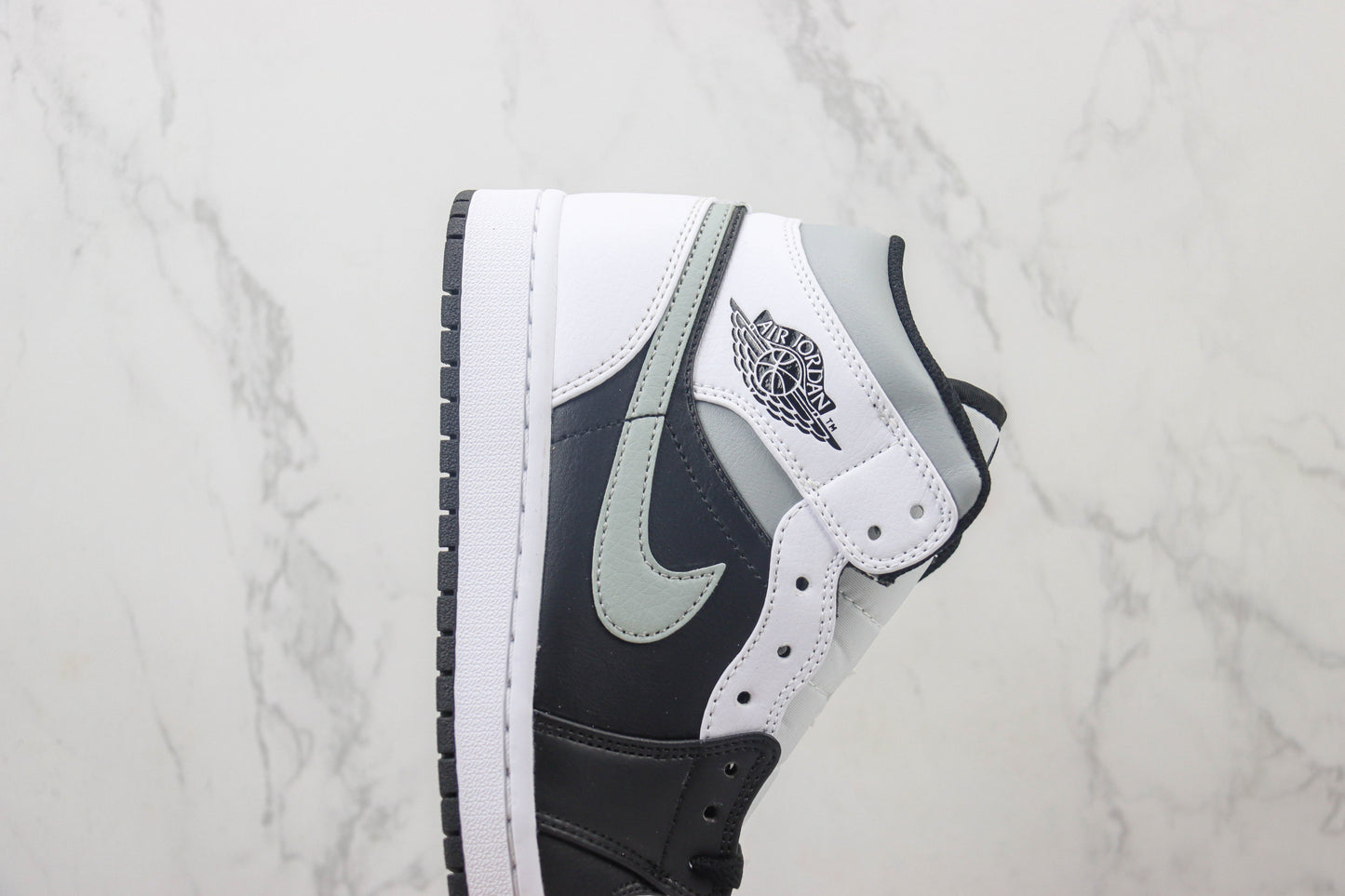 Air Jordan 1 Mid White Shadow