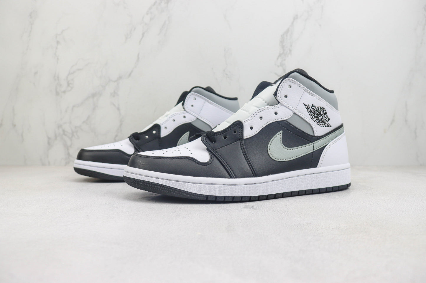 Air Jordan 1 Mid White Shadow