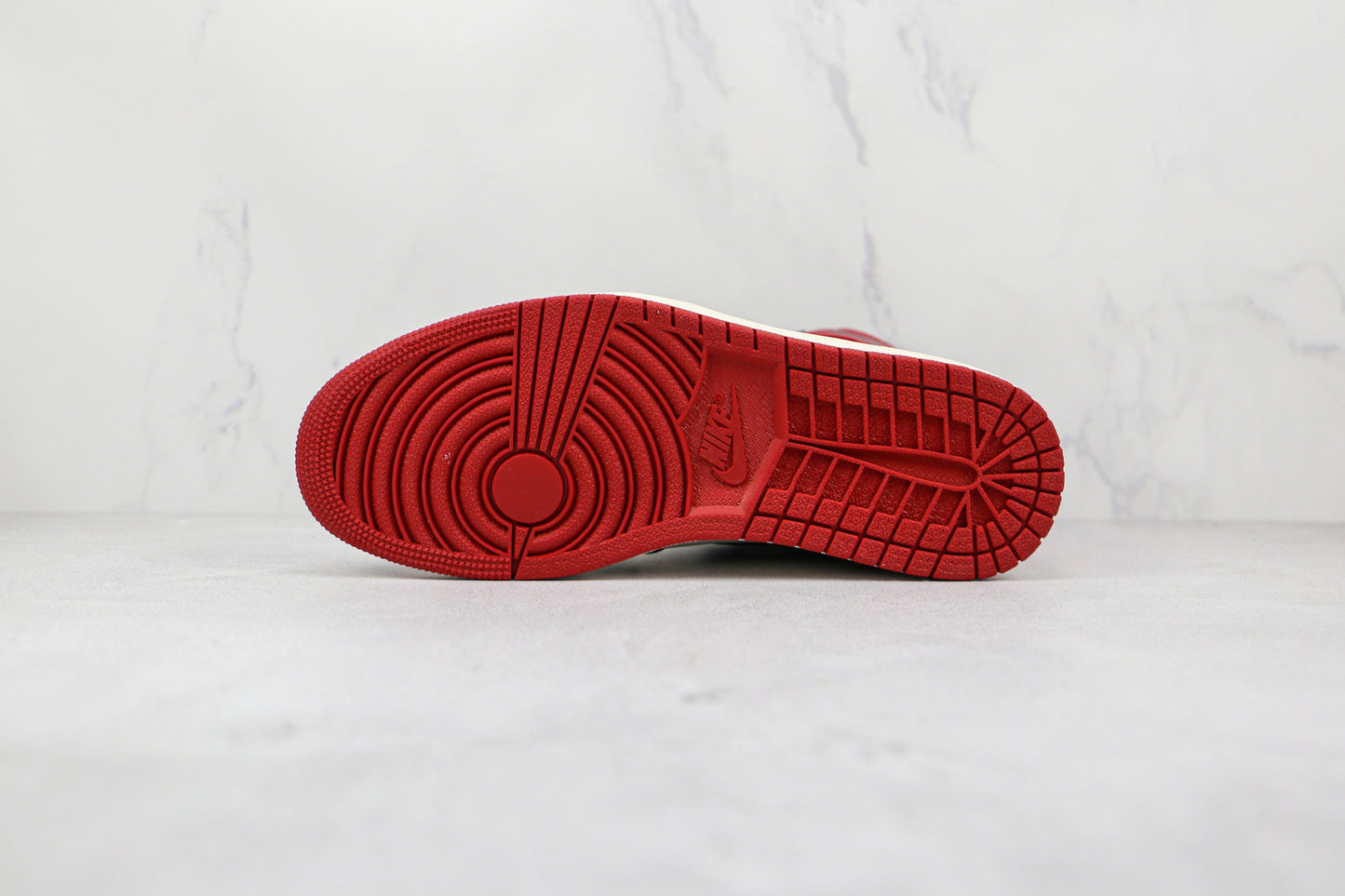 Air Jordan 1 Retro High Bred Toe