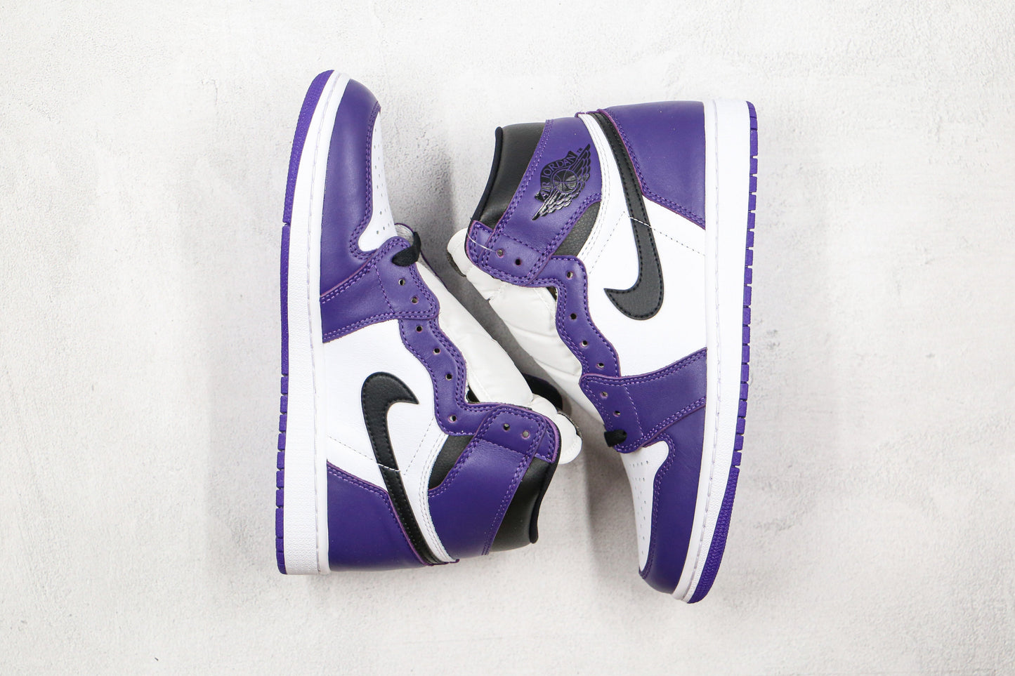 Air Jordan 1 Retro High Court Purple