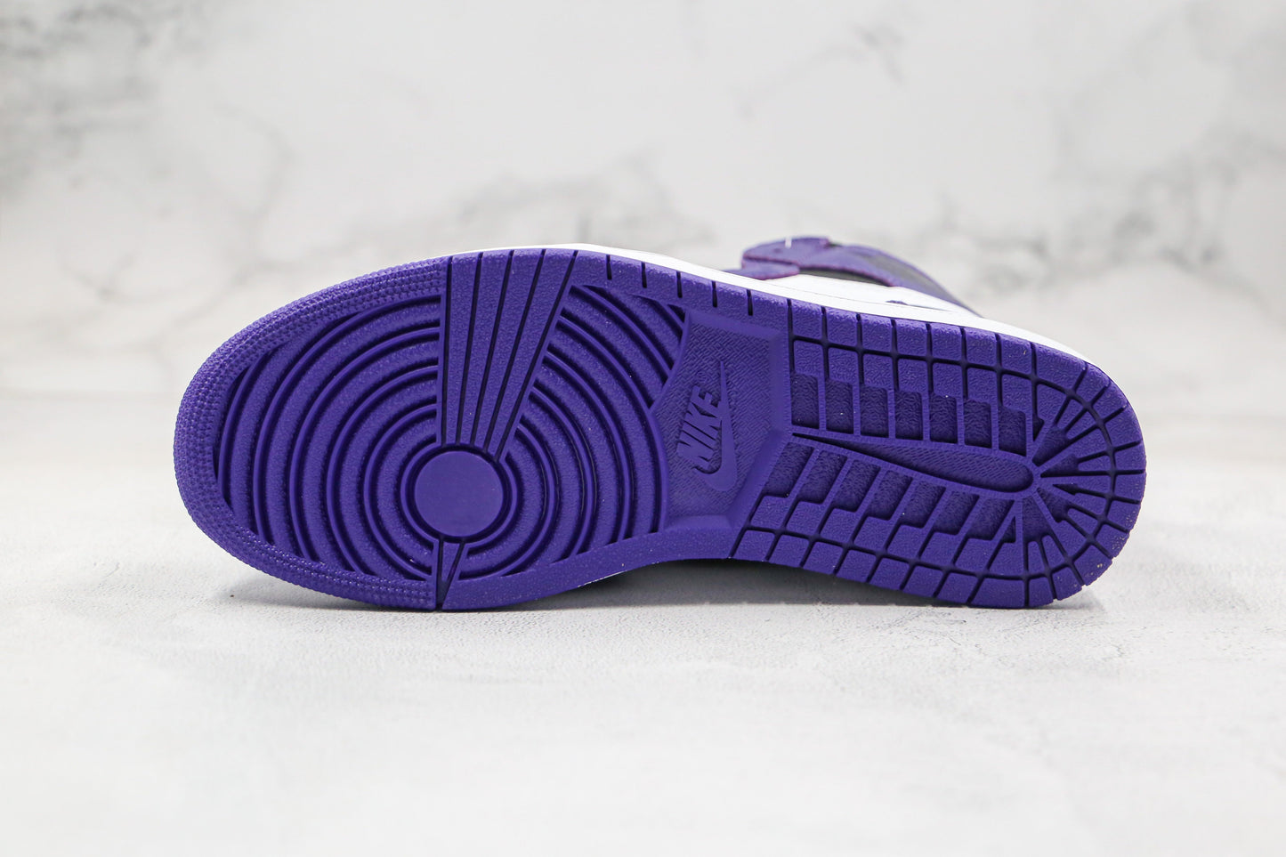 Air Jordan 1 Retro High Court Purple