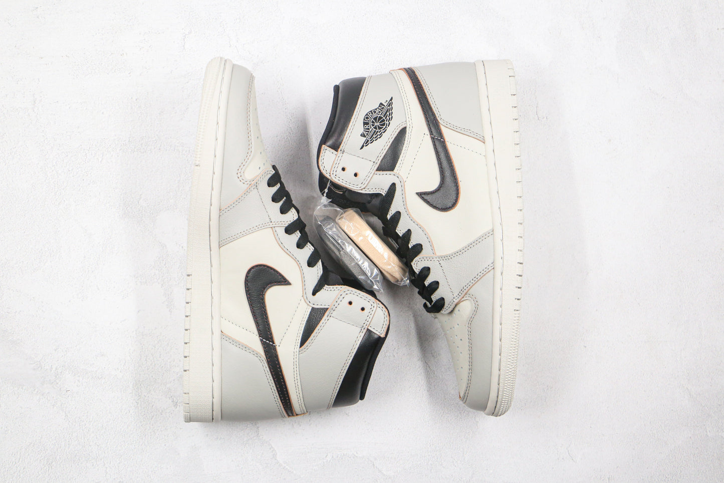 Air Jordan 1 Retro High Defiant