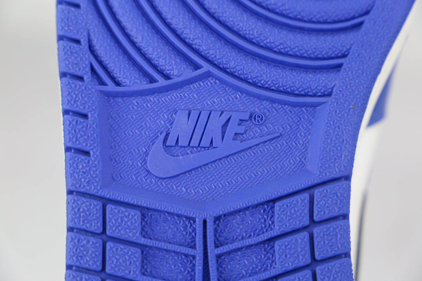 Air Jordan 1 Retro High Game Royal
