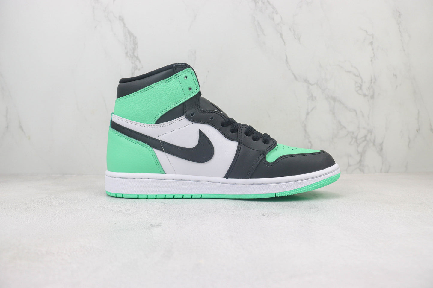 Air Jordan 1 Retro High Green Glow