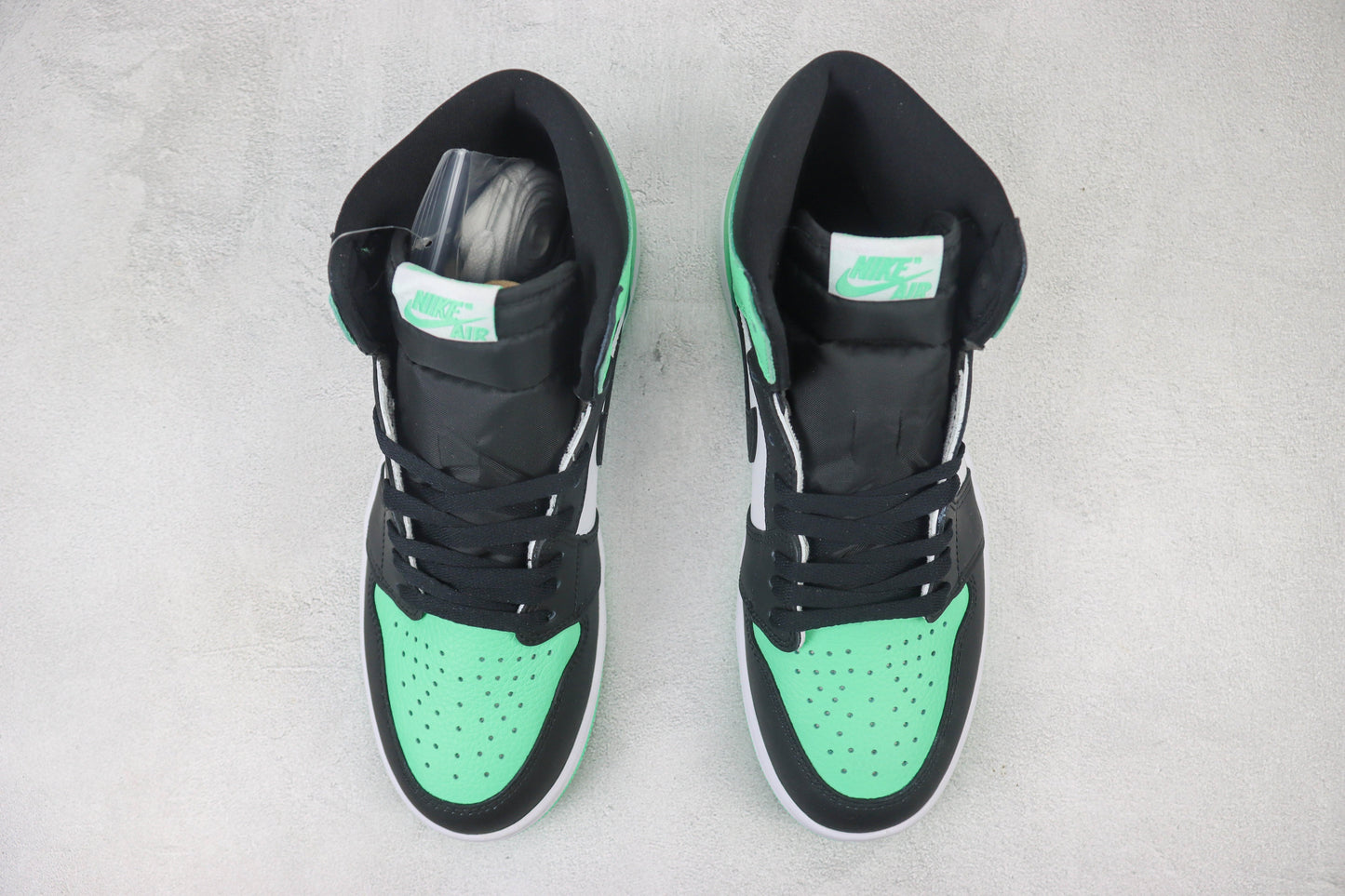 Air Jordan 1 Retro High Green Glow