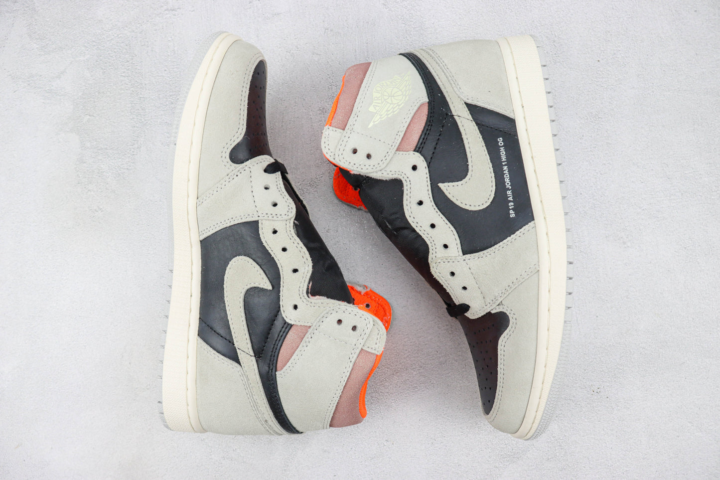 Air Jordan 1 Retro High Neutral Grey Hyper Crimson
