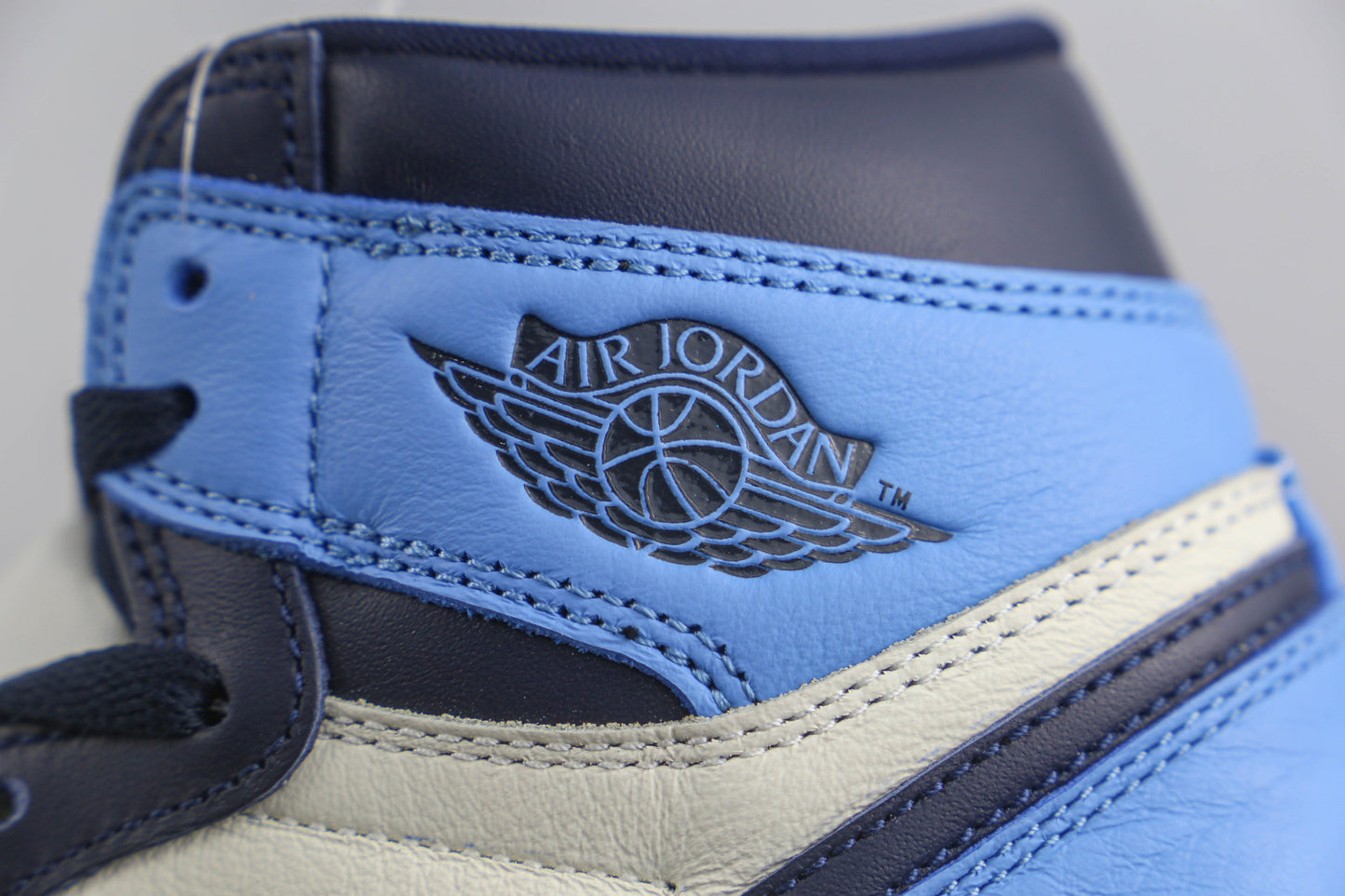 Air Jordan 1 Retro High Obsidian