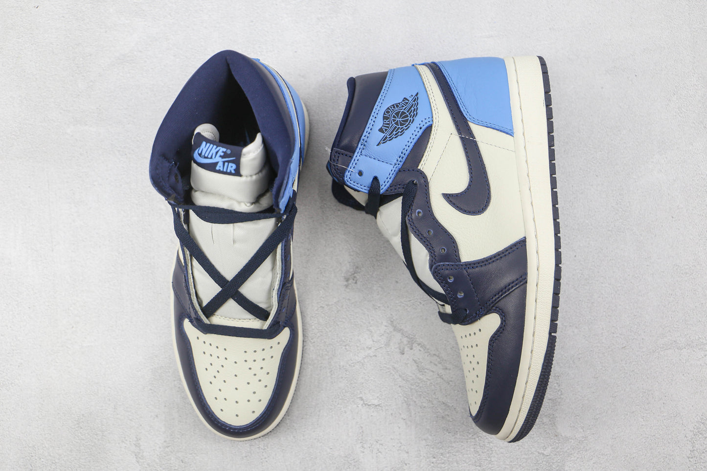 Air Jordan 1 Retro High Obsidian