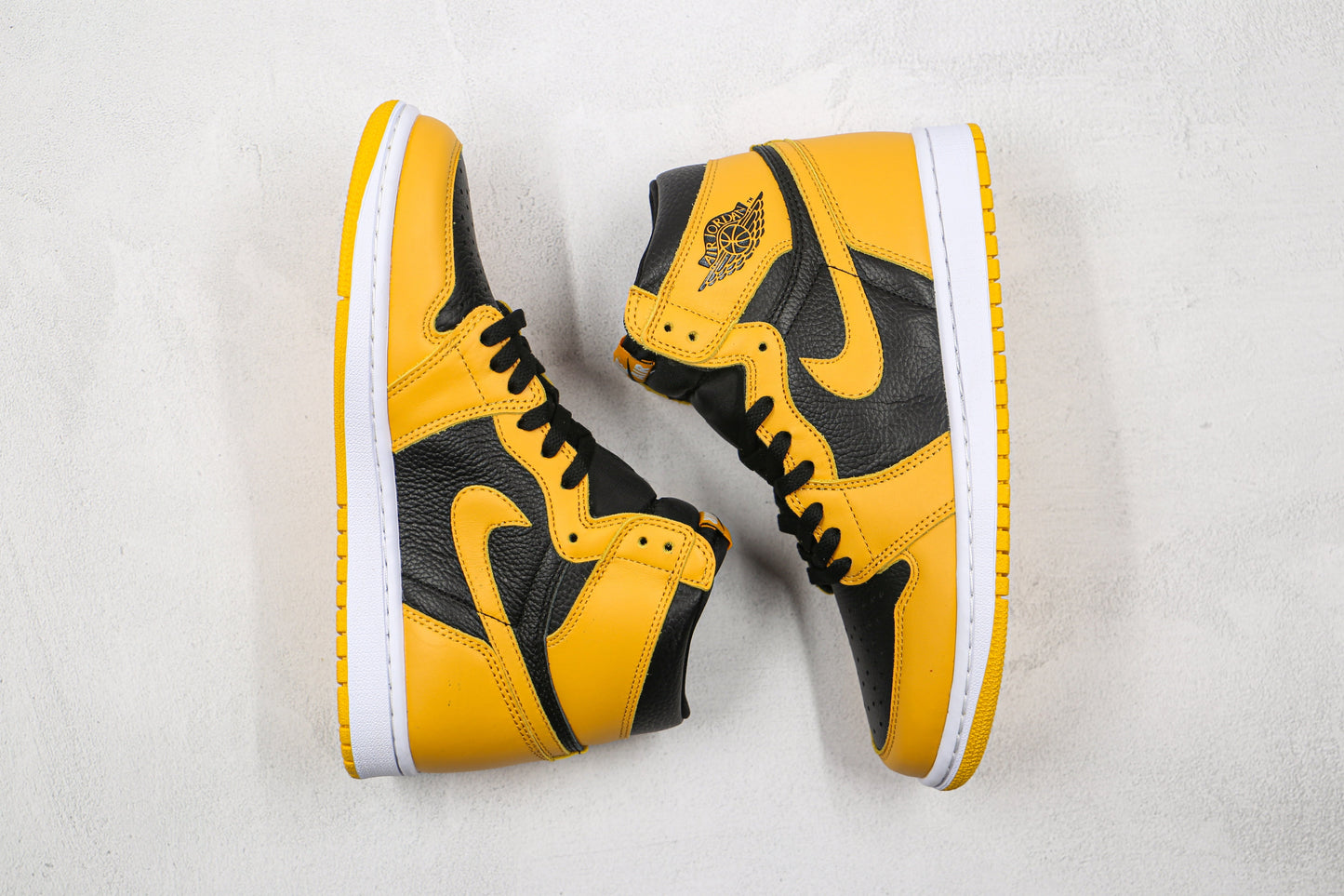 Air Jordan 1 Retro High Pollen
