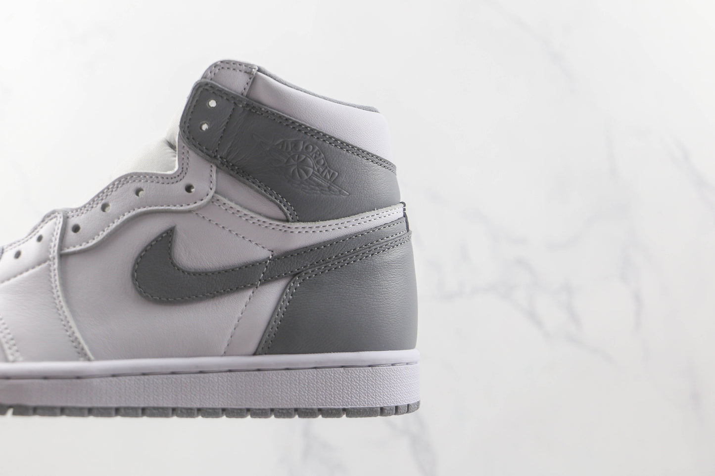 Air Jordan 1 Retro High Stealth