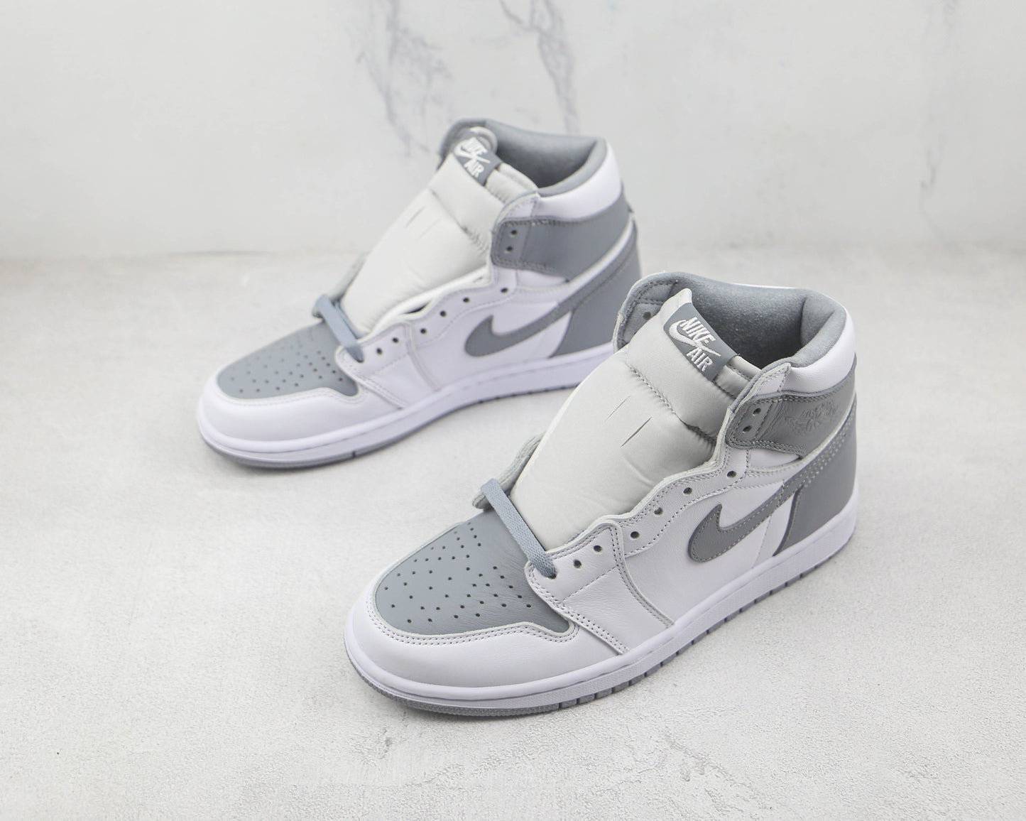 Air Jordan 1 Retro High Stealth