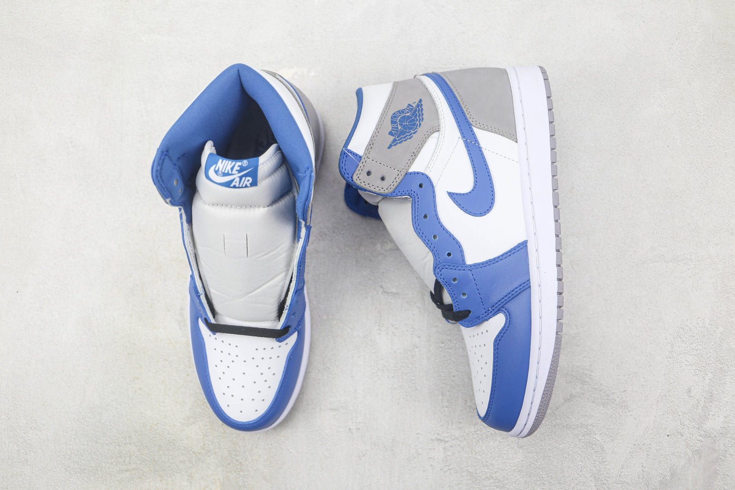 Air Jordan 1 Retro High True Blue