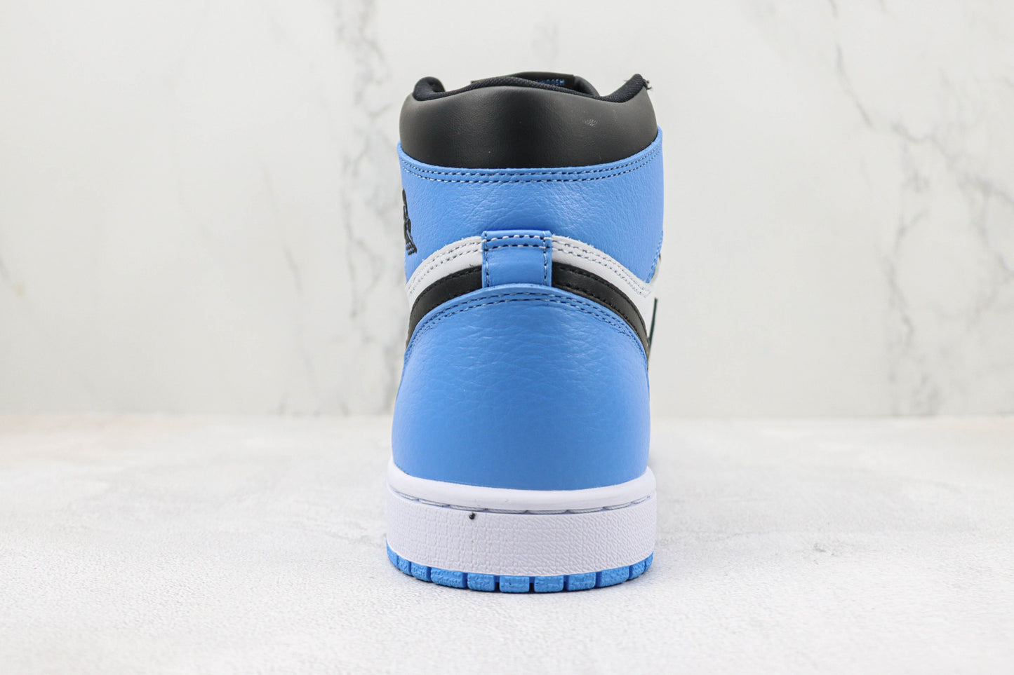 Air Jordan 1 Retro High UNC Toe