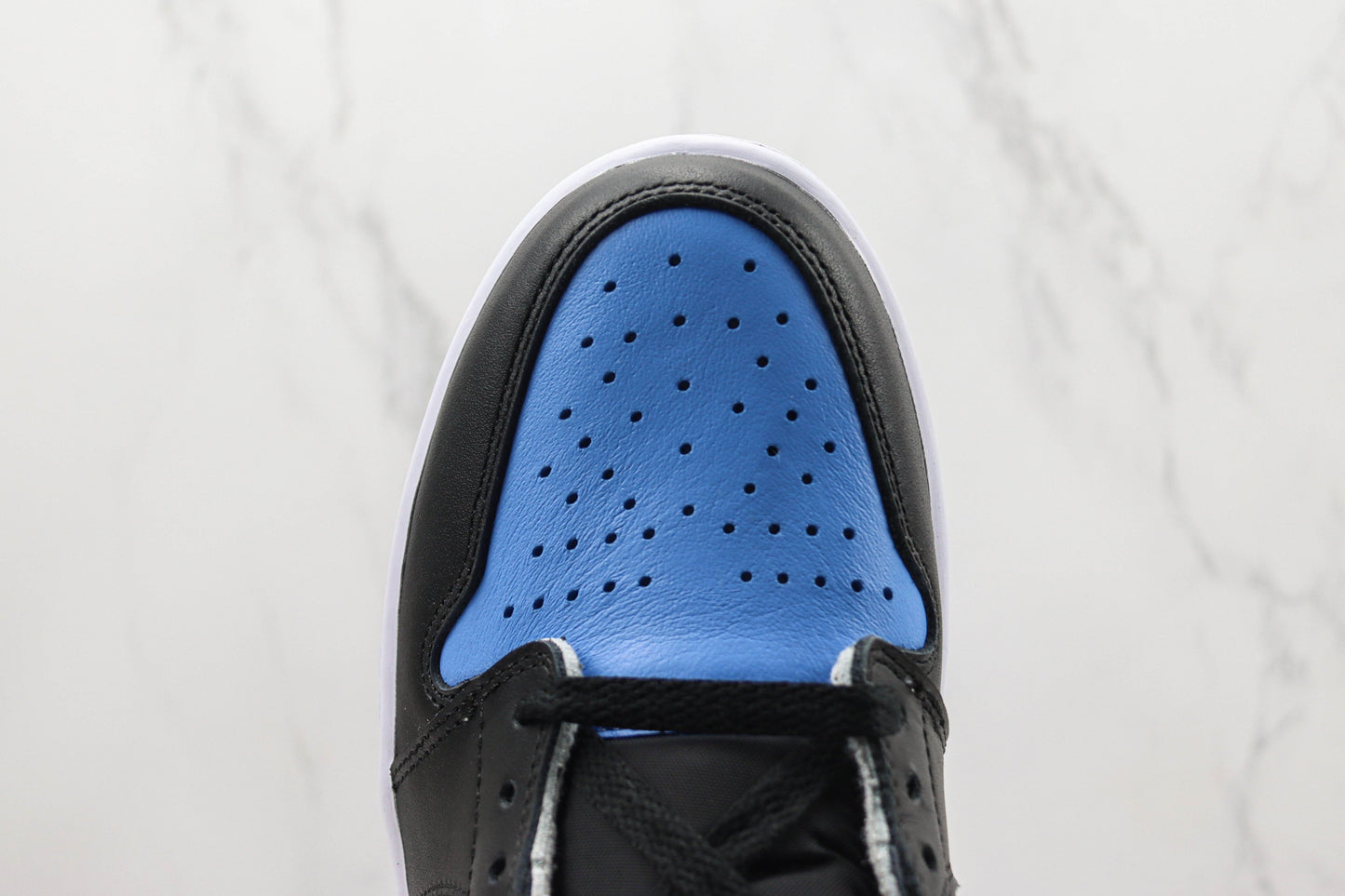 Air Jordan 1 Retro High UNC Toe