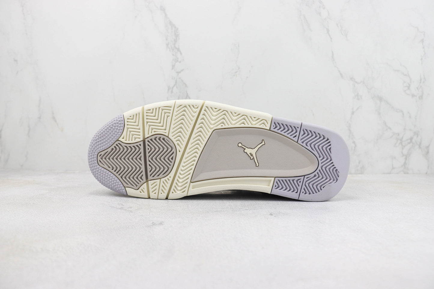 Air Jordan 4 Frozen Moments