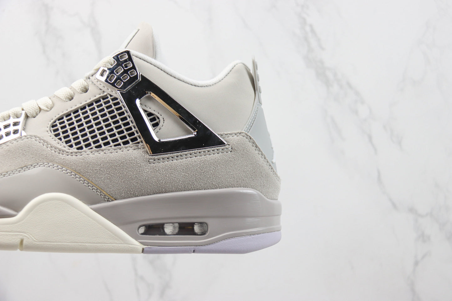 Air Jordan 4 Frozen Moments