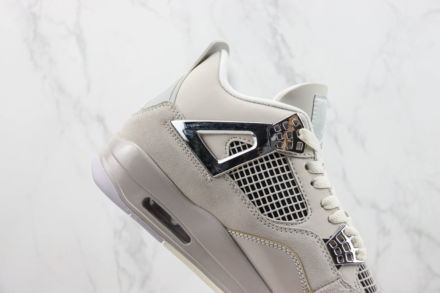 Air Jordan 4 Frozen Moments