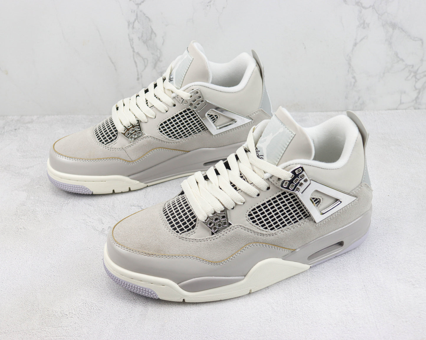 Air Jordan 4 Frozen Moments