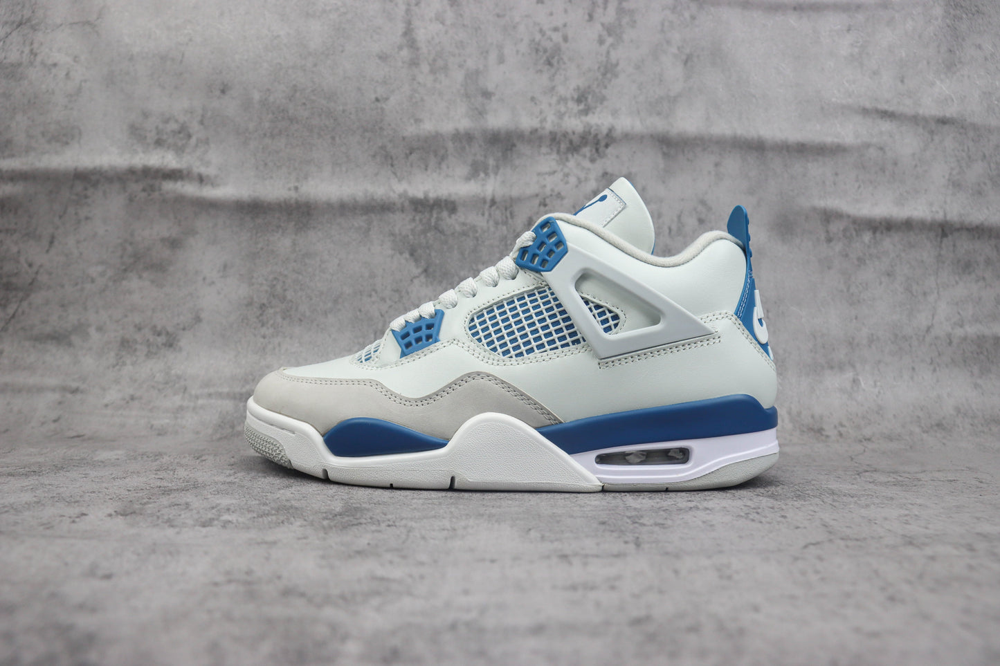 Air Jordan 4 Retro Military Blue