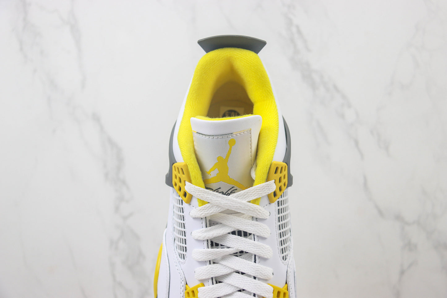 Air Jordan 4 Vivid Sulfur