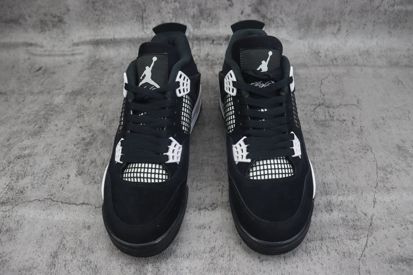 Air Jordan 4 White Thunder