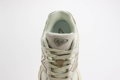 New Balance 9060 Sea Salt Brown