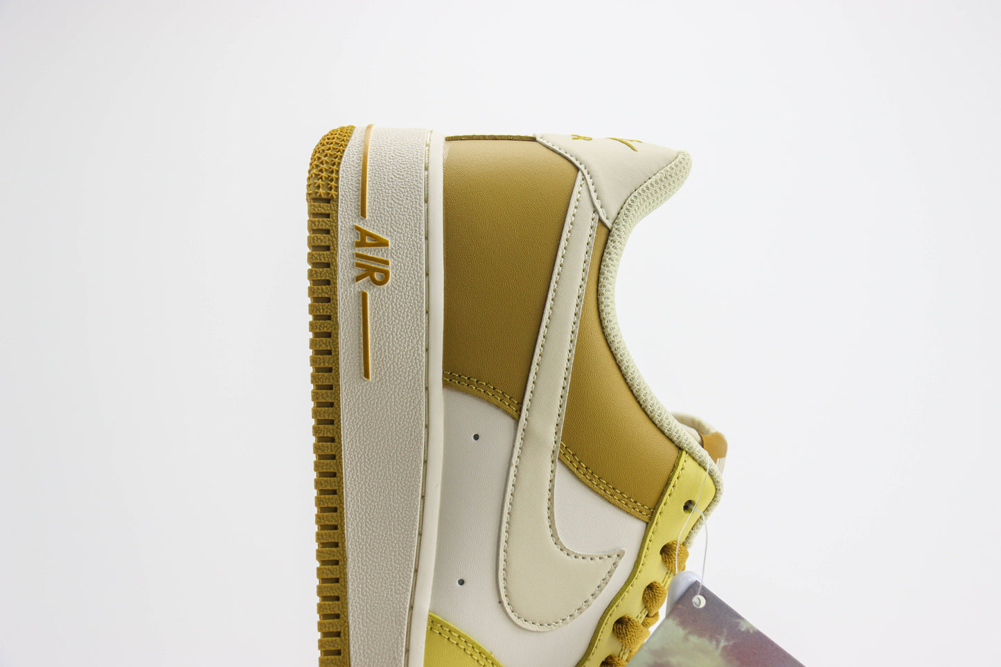 Nike Air Force 1 Low Bronzine Saturn Gold