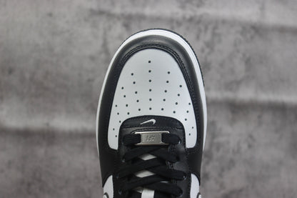 Nike Air Force 1 Low Panda