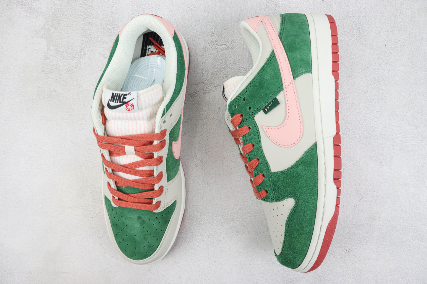 Nike Dunk Low All Petals United