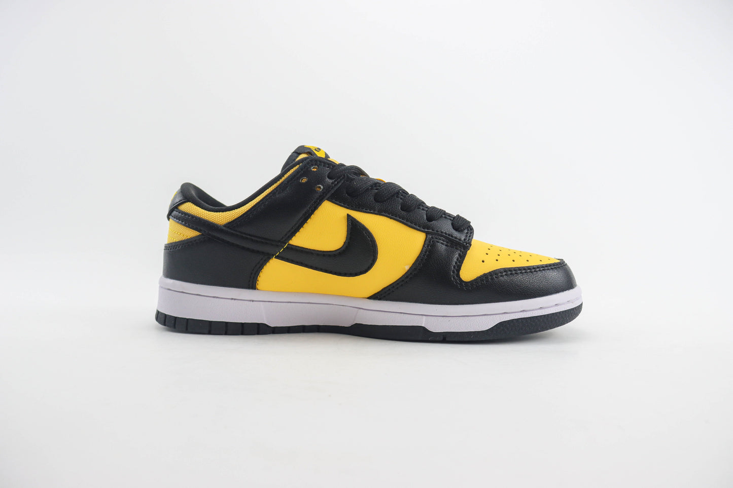 Nike Dunk Low Black/University Gold