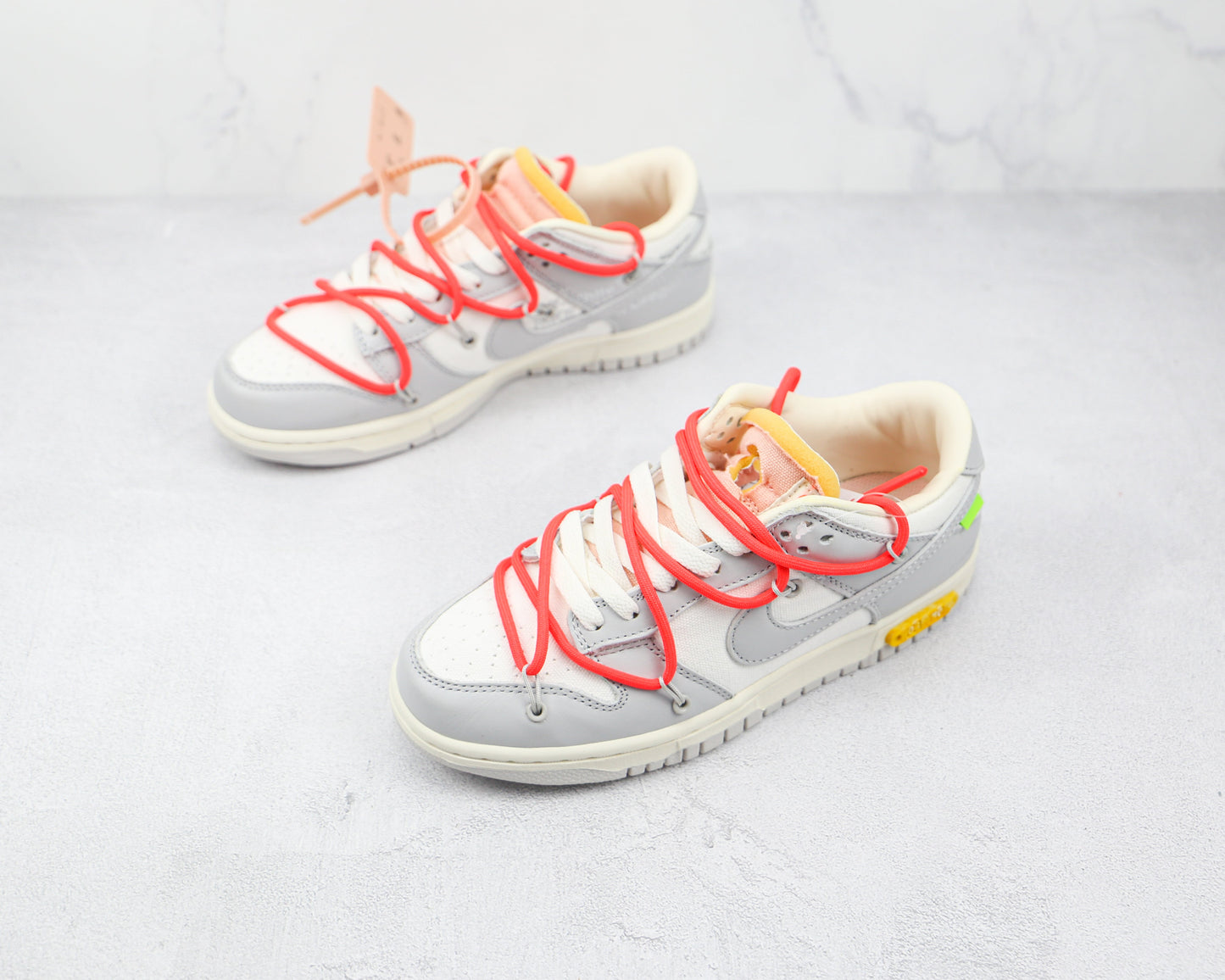 Nike Dunk Low Off White 06:50