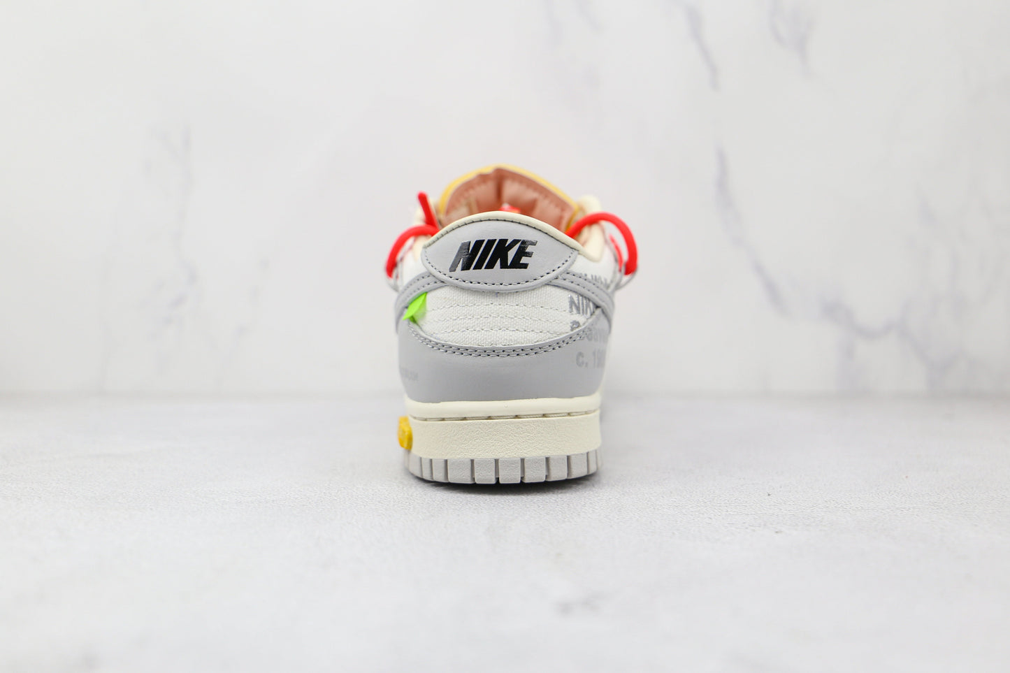 Nike Dunk Low Off White 06:50