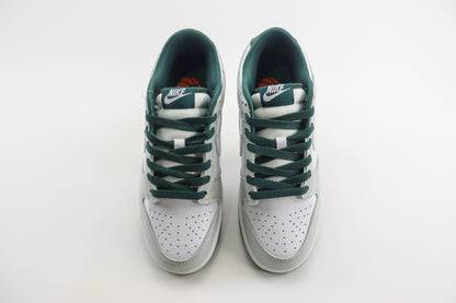 Nike Dunk Low Photon Dust Vintage Green
