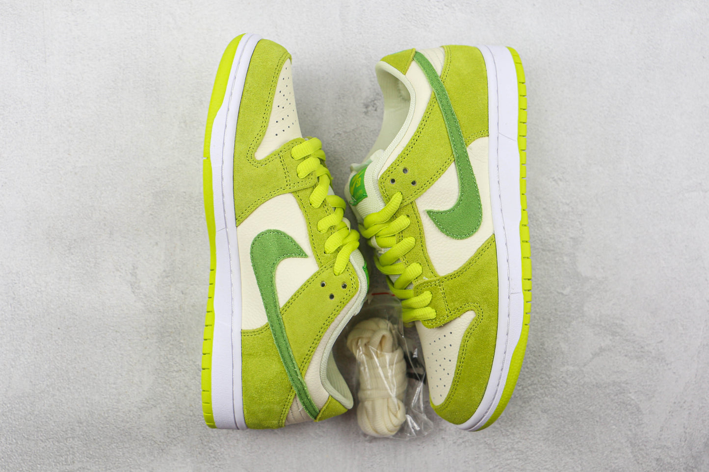 Nike Dunk Low Pro Sour Apple