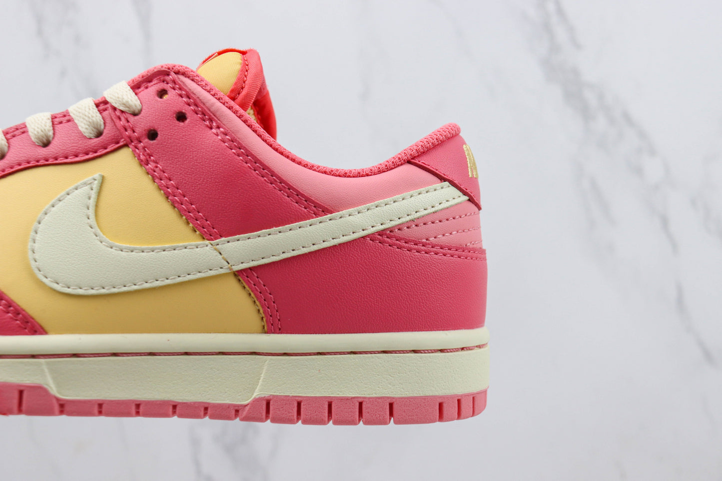 Nike Dunk Low Strawberry Peach Cream