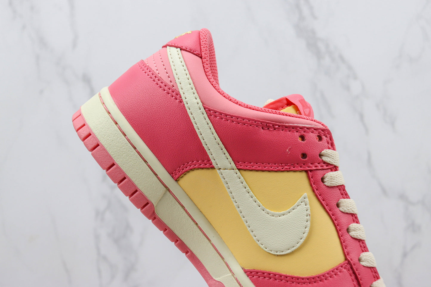 Nike Dunk Low Strawberry Peach Cream