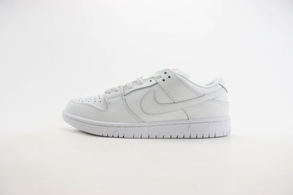 Nike Dunk Low Triple White
