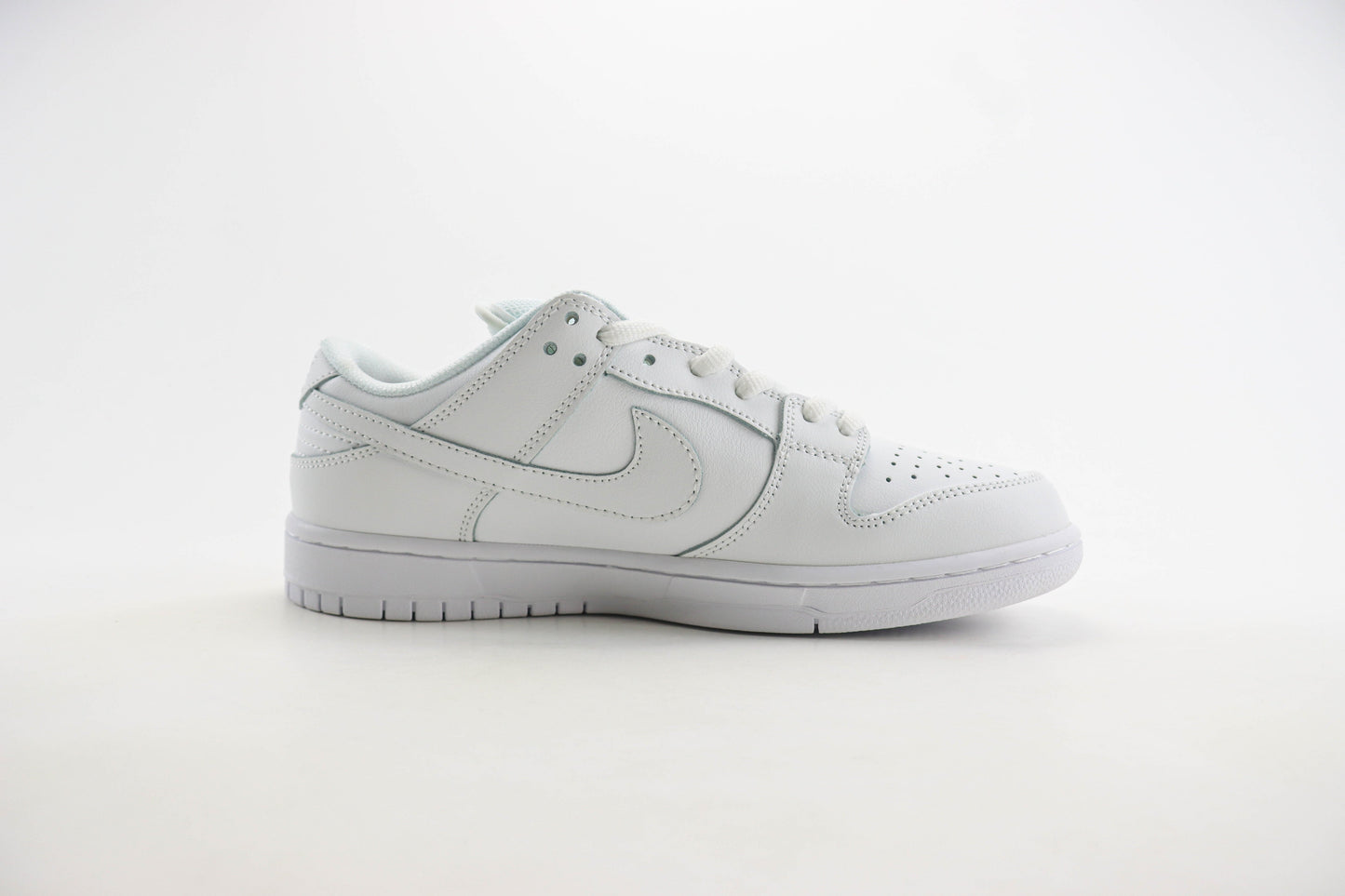 Nike Dunk Low Triple White