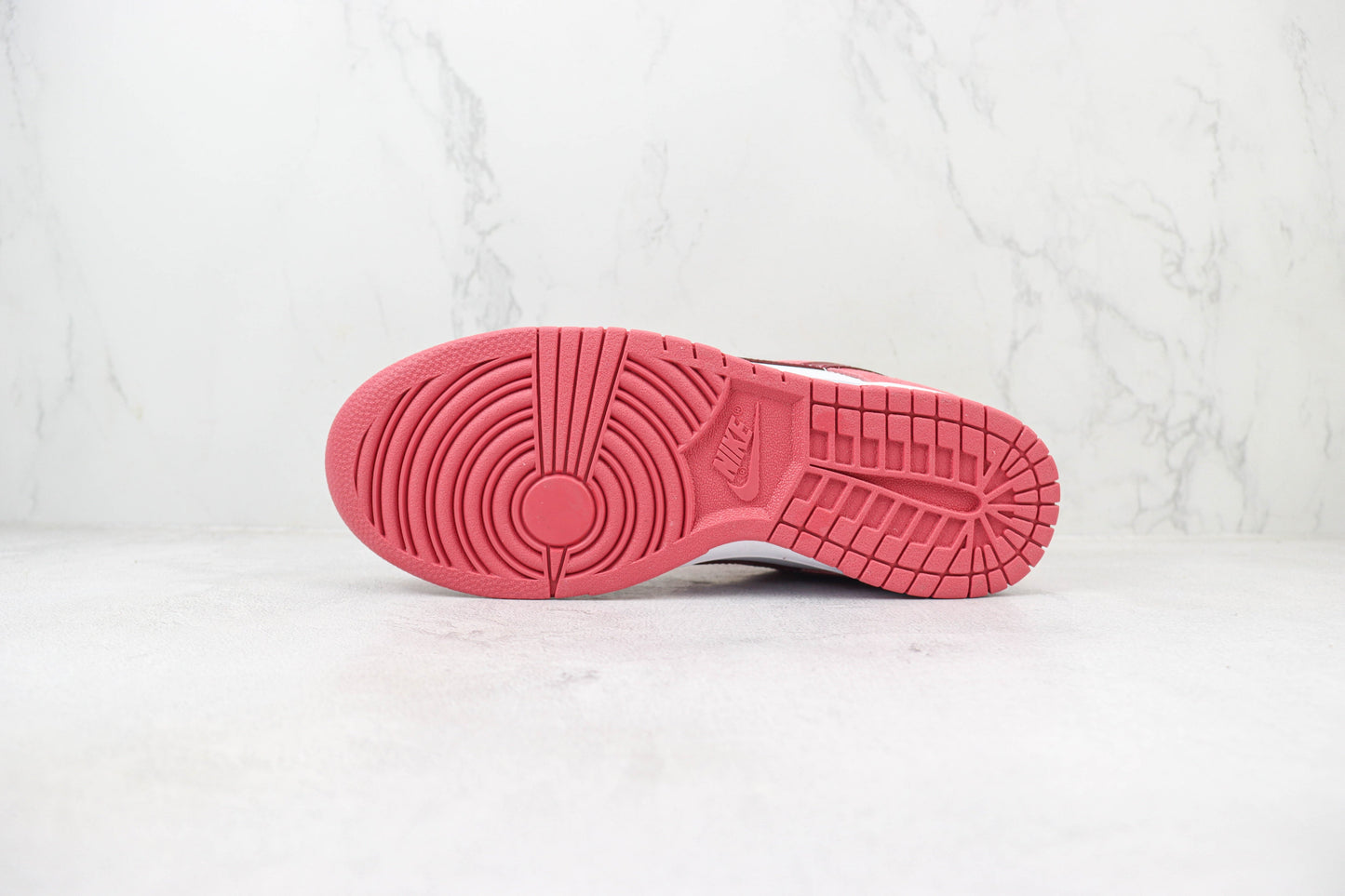 Nike Dunk Low Valentine's Day Red