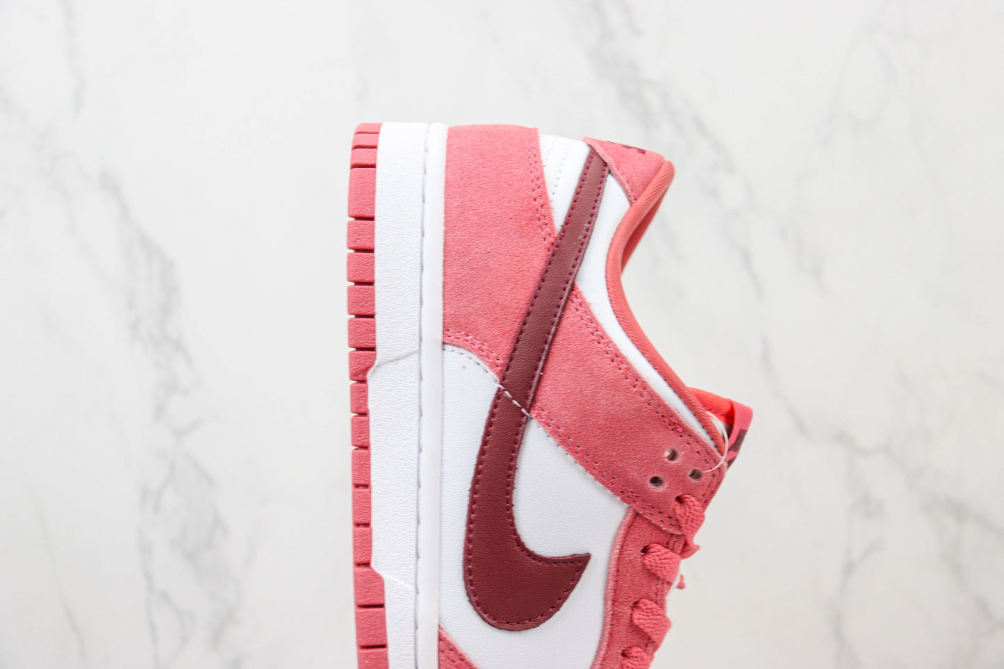 Nike Dunk Low Valentine's Day Red