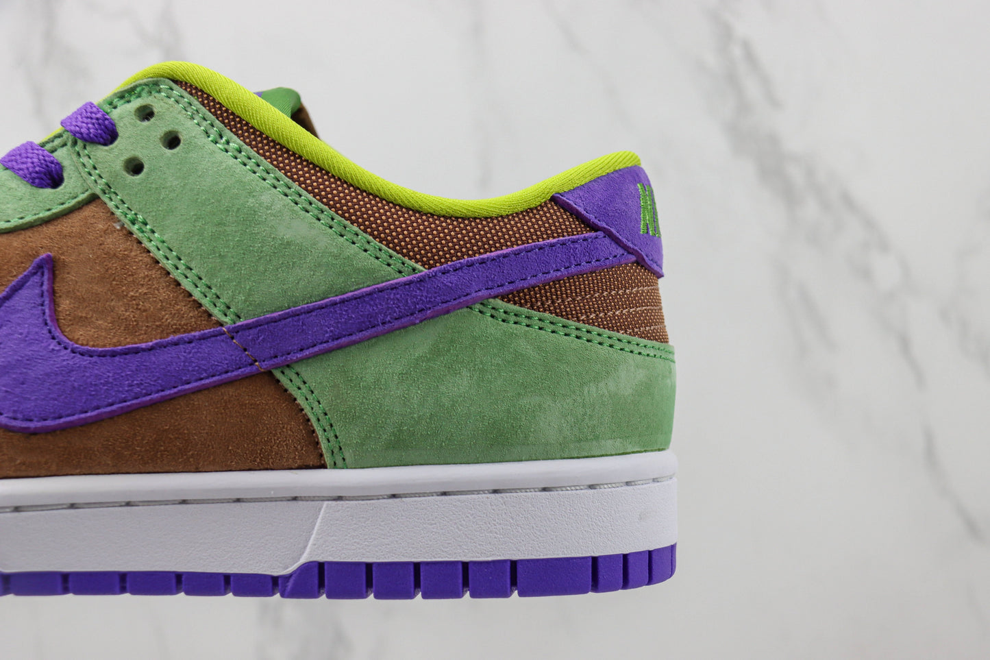 Nike Dunk Low Veener